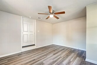 515 Bluebonnet Dr in La Marque, TX - Building Photo - Building Photo