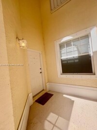 605 Southstar Dr in Fort Pierce, FL - Foto de edificio - Building Photo