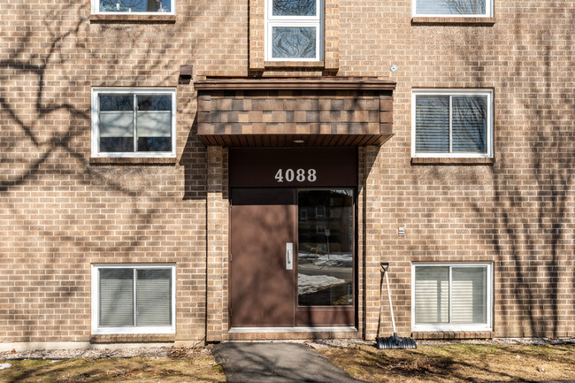 4088 De L'écluse St in Lévis, QC - Building Photo - Building Photo