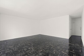 80 La Salle St in New York, NY - Building Photo - Building Photo