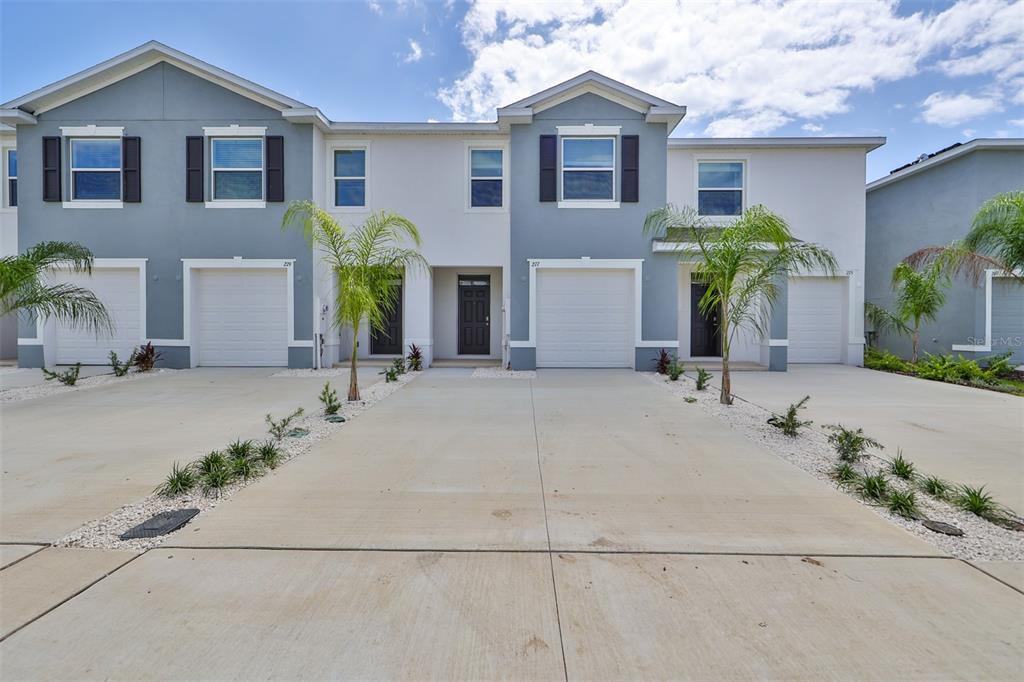 277 Mangrove Shade Cir in Apollo Beach, FL - Building Photo