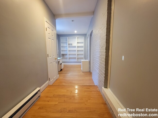 846 Huntington Ave, Unit 1 in Boston, MA - Foto de edificio - Building Photo