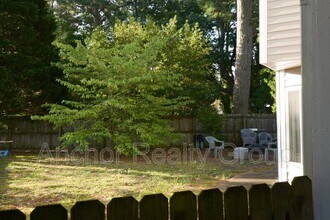 331 Sunflower Ct in Virginia Beach, VA - Building Photo - Building Photo