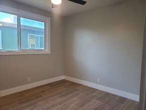 14921 Vanowen St in Los Angeles, CA - Building Photo - Building Photo