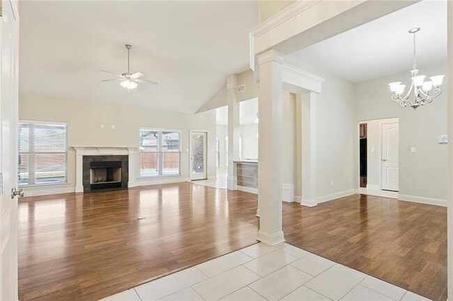 2488 New Iberia Cir in Marrero, LA - Foto de edificio - Building Photo