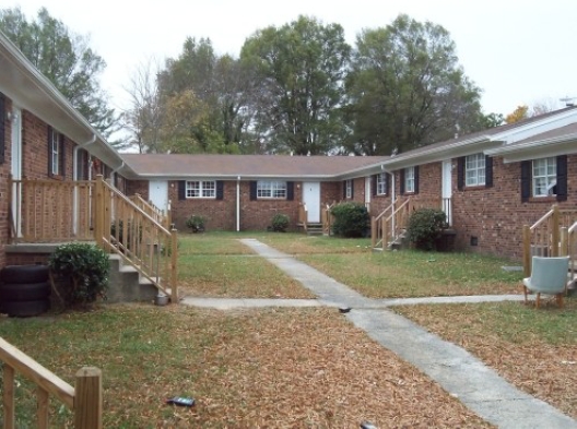 Everitt Square in Greensboro, NC - Building Photo