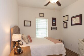 501 Sixpence Ln in Andice, TX - Building Photo - Building Photo