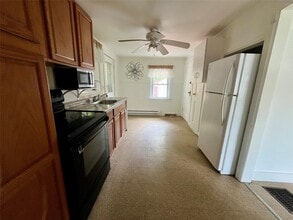 102 Sullivan St in Wurtsboro, NY - Building Photo - Building Photo