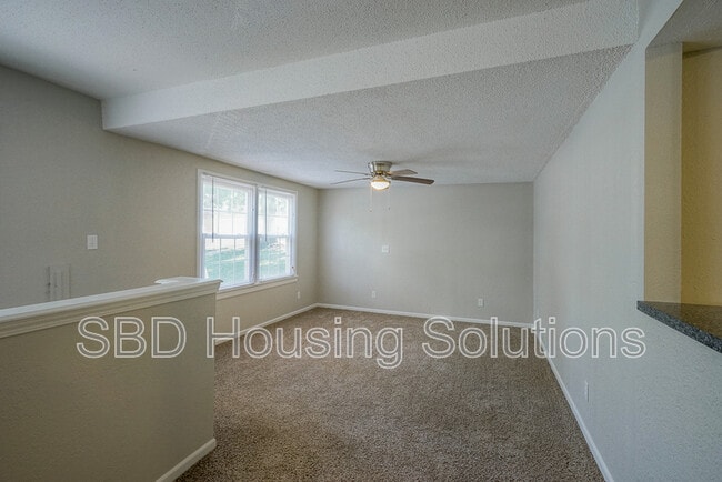 1404 N Pearl Dr in Independence, MO - Building Photo - Building Photo