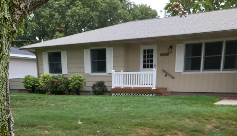 4872 Elmwood St in Muskegon, MI - Foto de edificio