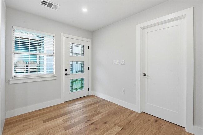 827 Gullett St in Austin, TX - Building Photo - Building Photo