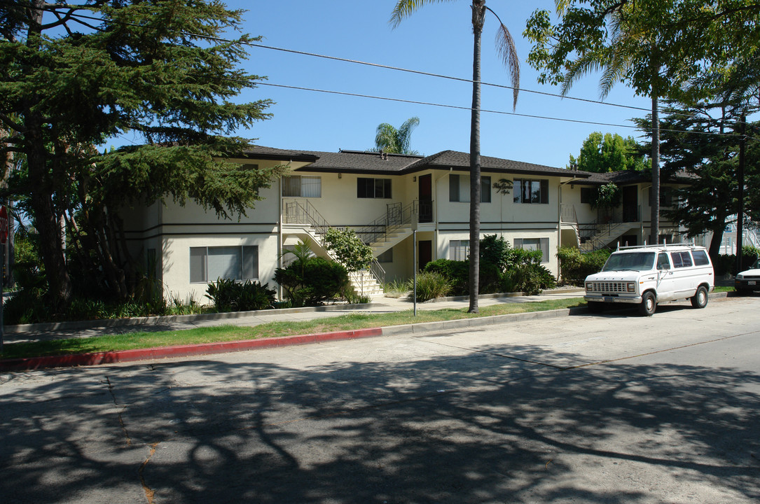 303 W Valerio St in Santa Barbara, CA - Building Photo