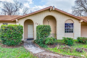 757 Meadowlark Cir in Crowley, TX - Building Photo - Building Photo