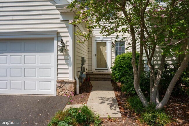33 Maidenhead Rd in Princeton, NJ - Building Photo - Building Photo