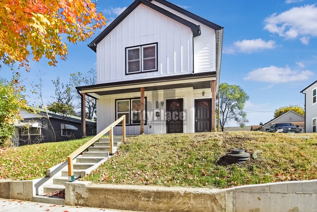 2809 E Riverside Dr in Indianapolis, IN - Foto de edificio - Building Photo