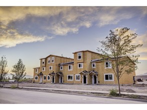 Water's Edge in Vineyard, UT - Building Photo - Building Photo