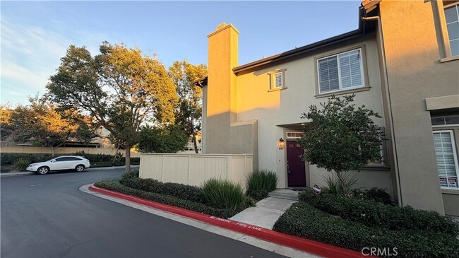 449 Ridgeway in Irvine, CA - Foto de edificio - Building Photo