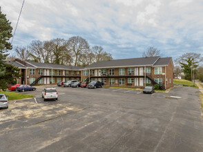 Fountain Blue Apartments in Birmingham, AL - Building Photo - Building Photo