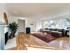 441 Howard Ave in Eugene, OR - Foto de edificio - Building Photo