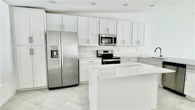 15940 Grassland Ln, Unit 2526 in Punta Gorda, FL - Building Photo - Building Photo