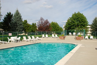 CEDAR SPRINGS ESTATES II & IIB in Spokane, WA - Foto de edificio - Building Photo