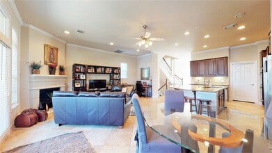 26 Islewood Blvd in Spring, TX - Foto de edificio - Building Photo