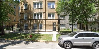 1642 W Pratt Blvd in Chicago, IL - Foto de edificio