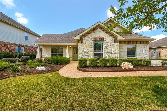 property at 18720 Royal Pointe Dr