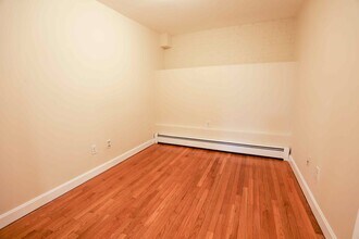 1870 Commonwealth Ave, Unit 3 in Boston, MA - Building Photo - Building Photo