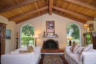 4449 Vieja Dr in Santa Barbara, CA - Building Photo - Building Photo
