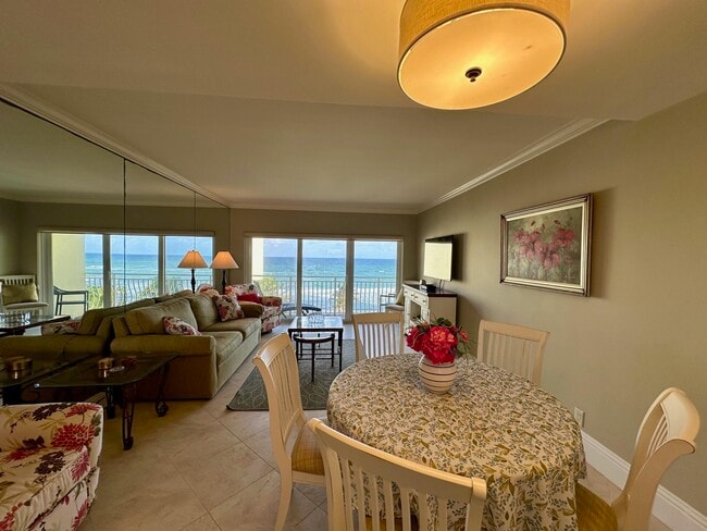 310 S Ocean Blvd in Boca Raton, FL - Building Photo - Building Photo