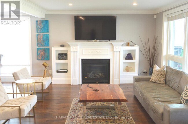 8 Alonzo Rd in Toronto, ON - Building Photo - Building Photo