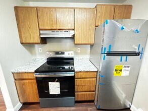 174 High St in Holyoke, MA - Building Photo - Building Photo