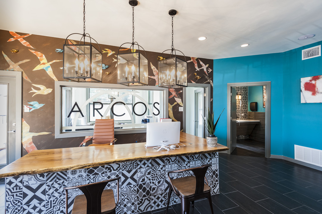 Arcos Apartments in San Antonio, TX - Building Photo