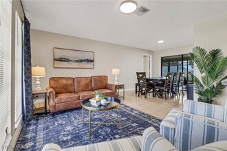 4800 SW 12th Pl in Cape Coral, FL - Foto de edificio - Building Photo