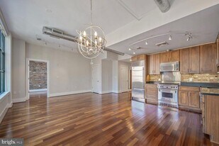 1600 Clarendon Blvd in Arlington, VA - Building Photo