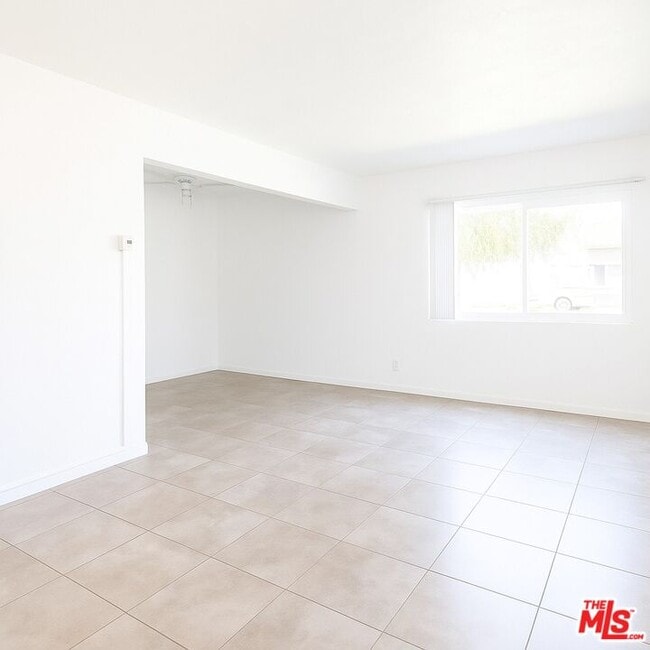 1828 W Sumac Ln in Anaheim, CA - Building Photo - Building Photo