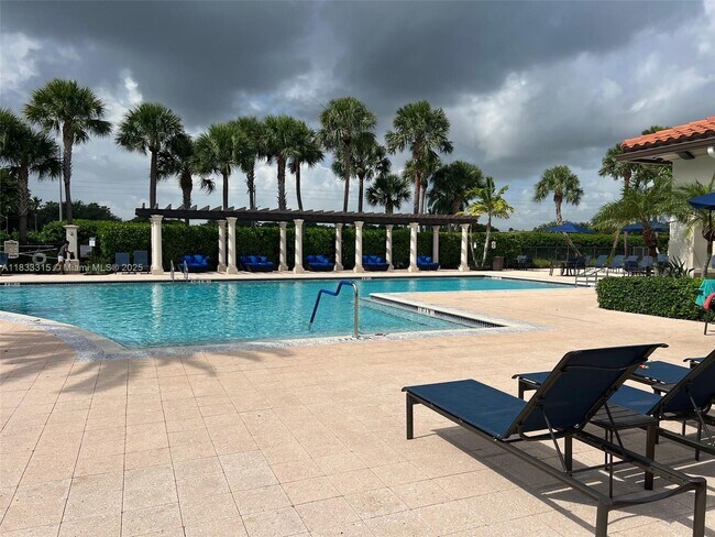 11523 SW 13th Dr in Pembroke Pines, FL - Building Photo - Building Photo