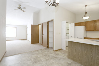 Hill Meadow Apartments in Springfield, IL - Building Photo - Interior Photo