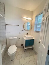571 NE 67th St in Miami, FL - Building Photo - Building Photo