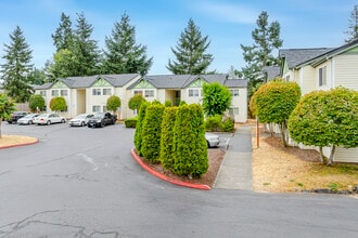 Lund Pointe Apartments in Port Orchard, WA - Foto de edificio - Building Photo