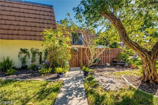 property at 5213 Cedarbend Dr