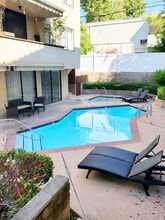 10815 Hesby St in North Hollywood, CA - Building Photo - Building Photo