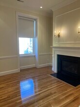 22 Beacon St, Unit 2 in Boston, MA - Building Photo - Building Photo