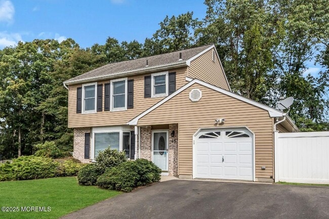 45 Pinyon St in Howell, NJ - Building Photo - Building Photo