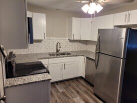 3725 Henry St, Unit Mona Shores Apartments in Norton Shores, MI - Building Photo