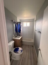 1298 W Capitol Ave in Sacramento, CA - Foto de edificio - Building Photo