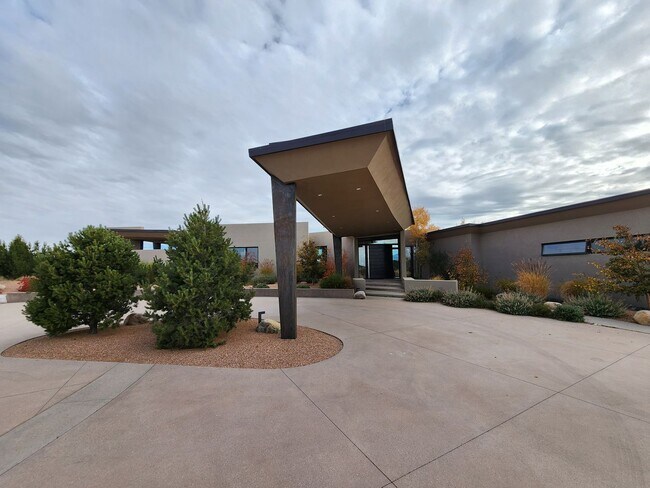 36 Plz del Centro in Santa Fe, NM - Building Photo - Building Photo