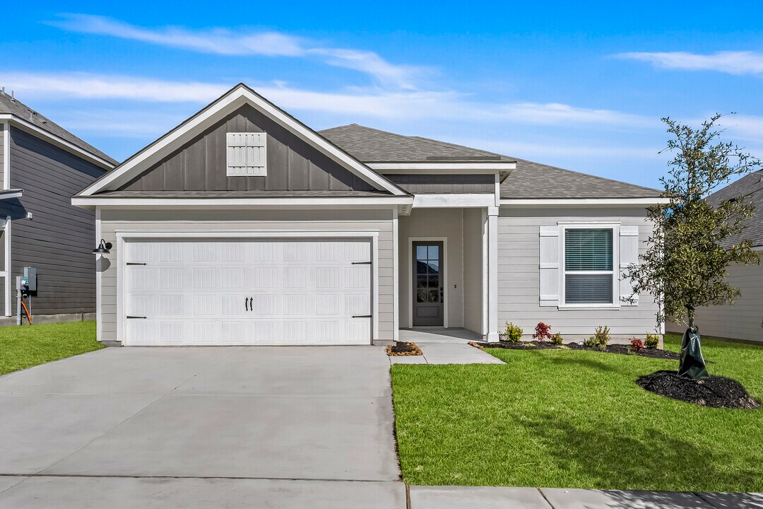 125 Skyflower Ln in San Marcos, TX - Building Photo
