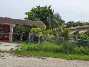 262 NE 118th Terrace in Miami, FL - Foto de edificio - Building Photo